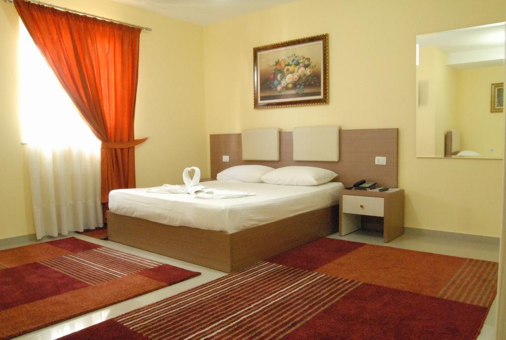 Hotel Relax City Center Tirana Exterior photo