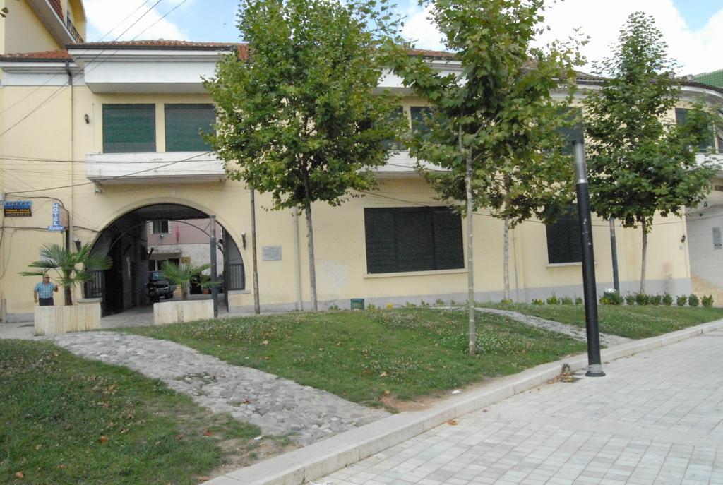 Hotel Relax City Center Tirana Exterior photo