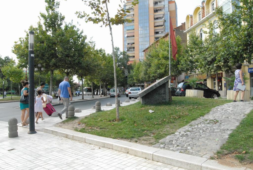 Hotel Relax City Center Tirana Exterior photo